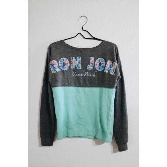 “Always at the Beach” Ron Jon Sweater - Picture 1 of 2